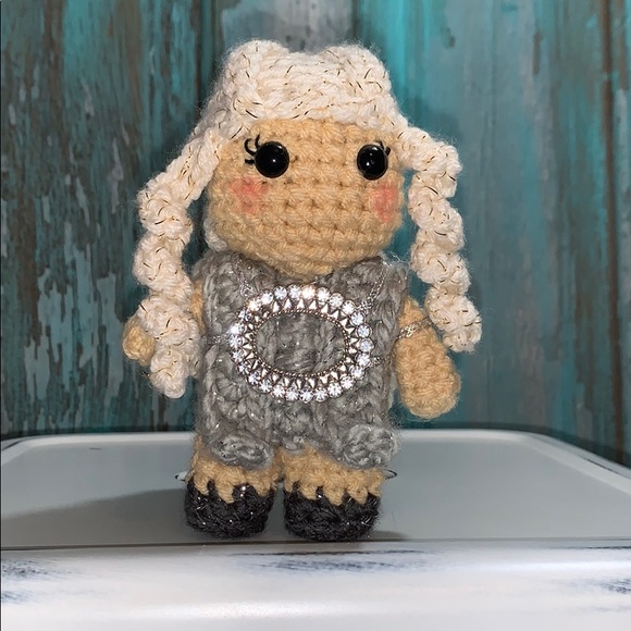 Khaleesi Amigurumi, Crocheted - Picture 1 of 5